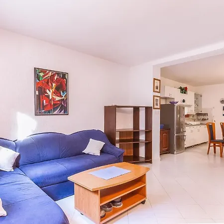 Adry B4+2 Apartmán
